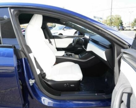 Синий Тесла Модель С, объемом двигателя 0 л и пробегом 18 тыс. км за 13200 $, фото 8 на Automoto.ua