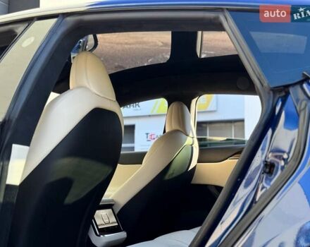 Синій Тесла Модель С, об'ємом двигуна 0 л та пробігом 112 тис. км за 47500 $, фото 15 на Automoto.ua