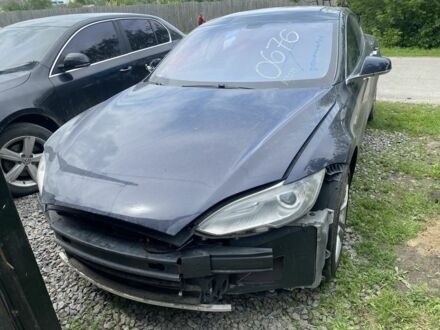 Тесла Модель С 2013 в Пирятине на Automoto.ua Синий Тесла Модель С, объемом двигателя 0 л и пробегом 115 тыс. км за 8700 $, фото 1 на Automoto.ua