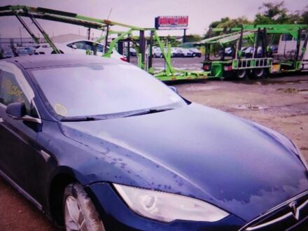 Синий Тесла Модель С, объемом двигателя 0 л и пробегом 500 тыс. км за 10000 $, фото 1 на Automoto.ua