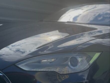 Синий Тесла Модель С, объемом двигателя 0 л и пробегом 146 тыс. км за 11000 $, фото 1 на Automoto.ua