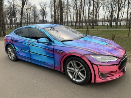 Тесла Модель С 2014 в Киеве на Automoto.ua Синий Тесла Модель С, объемом двигателя 0 л и пробегом 250 тыс. км за 12950 $, фото 1 на Automoto.ua