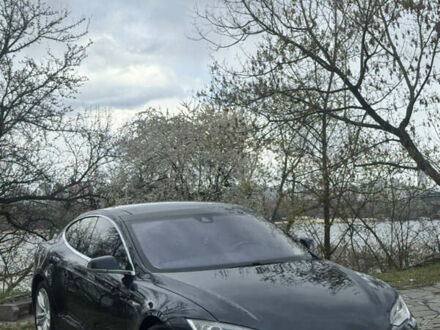 Тесла Модель С 2015 в Киеве на Automoto.ua Синий Тесла Модель С, объемом двигателя 0 л и пробегом 89 тыс. км за 13500 $, фото 1 на Automoto.ua