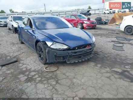 Тесла Модель С 2015 в Львове на Automoto.ua Синий Тесла Модель С, объемом двигателя 0 л и пробегом 140 тыс. км за 10500 $, фото 1 на Automoto.ua