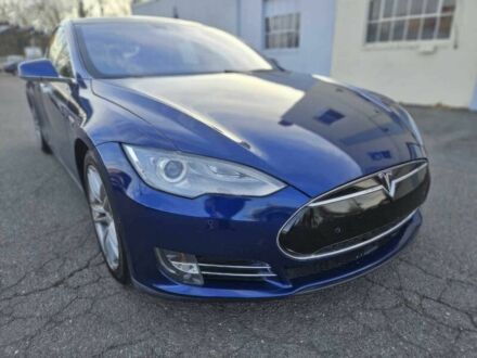Тесла Модель С 2015 в Черновцах на Automoto.ua Синий Тесла Модель С, объемом двигателя 0 л и пробегом 74 тыс. км за 9500 $, фото 1 на Automoto.ua