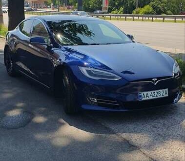 Тесла Модель С 2017 у Києві на Automoto.ua Синій Тесла Модель С, об'ємом двигуна 0 л та пробігом 135 тис. км за 16900 $, фото 1 на Automoto.ua
