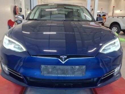 Тесла Модель С 2017 в Киеве на Automoto.ua Синий Тесла Модель С, объемом двигателя 0 л и пробегом 142 тыс. км за 17700 $, фото 1 на Automoto.ua