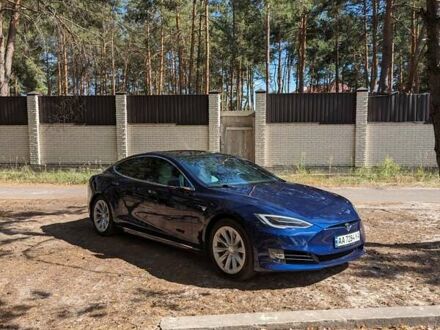 Тесла Модель С 2018 в Киеве на Automoto.ua Синий Тесла Модель С, объемом двигателя 0 л и пробегом 75 тыс. км за 30000 $, фото 1 на Automoto.ua