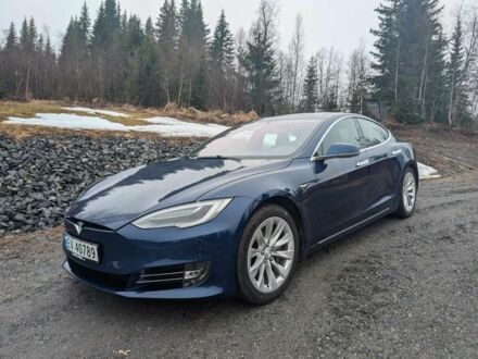 Синий Тесла Модель С, объемом двигателя 0 л и пробегом 140 тыс. км за 16300 $, фото 1 на Automoto.ua