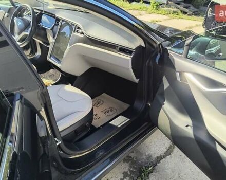 Зеленый Тесла Модель С, объемом двигателя 0 л и пробегом 224 тыс. км за 12100 $, фото 1 на Automoto.ua