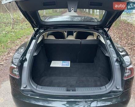 Зелений Тесла Модель С, об'ємом двигуна 0 л та пробігом 62 тис. км за 12999 $, фото 15 на Automoto.ua