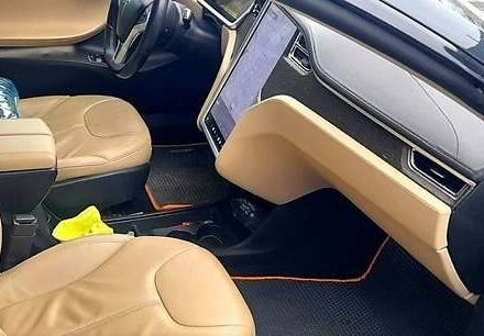 Зеленый Тесла Модель С, объемом двигателя 0 л и пробегом 231 тыс. км за 13800 $, фото 7 на Automoto.ua