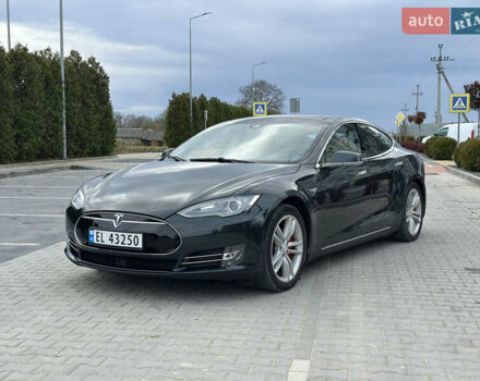 Зеленый Тесла Модель С, объемом двигателя 0 л и пробегом 240 тыс. км за 12499 $, фото 1 на Automoto.ua