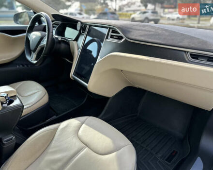 Зелений Тесла Модель С, об'ємом двигуна 0 л та пробігом 165 тис. км за 15300 $, фото 17 на Automoto.ua