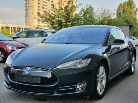 Тесла Модель С 2014 в Киеве на Automoto.ua Зеленый Тесла Модель С, объемом двигателя 0 л и пробегом 150 тыс. км за 14400 $, фото 1 на Automoto.ua