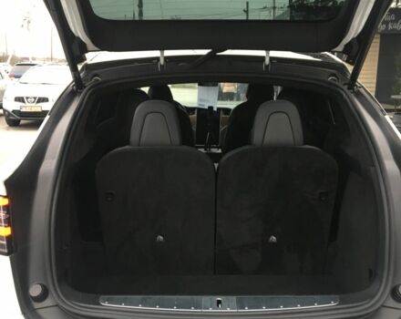 Белый Тесла Модель Х, объемом двигателя 0 л и пробегом 147 тыс. км за 28500 $, фото 3 на Automoto.ua