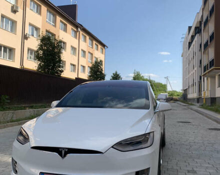 Белый Тесла Модель Х, объемом двигателя 0 л и пробегом 260 тыс. км за 19300 $, фото 2 на Automoto.ua