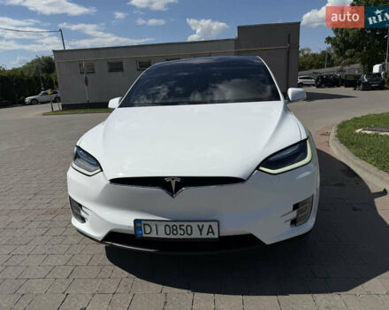 Белый Тесла Модель Х, объемом двигателя 0 л и пробегом 75 тыс. км за 24999 $, фото 5 на Automoto.ua