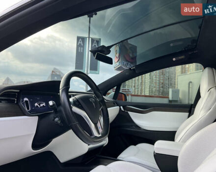 Белый Тесла Модель Х, объемом двигателя 0 л и пробегом 170 тыс. км за 19900 $, фото 18 на Automoto.ua