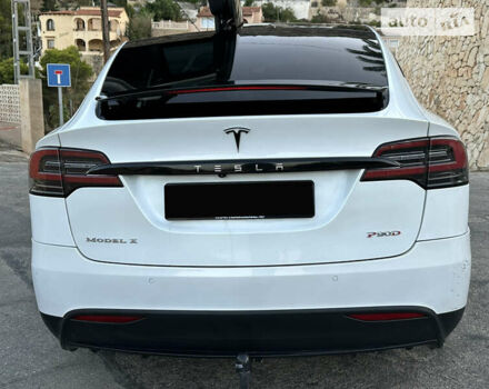 Белый Тесла Модель Х, объемом двигателя 0 л и пробегом 170 тыс. км за 42000 $, фото 6 на Automoto.ua