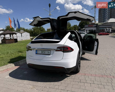 Белый Тесла Модель Х, объемом двигателя 0 л и пробегом 75 тыс. км за 24999 $, фото 10 на Automoto.ua