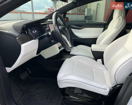 Белый Тесла Модель Х, объемом двигателя 0 л и пробегом 170 тыс. км за 19900 $, фото 21 на Automoto.ua