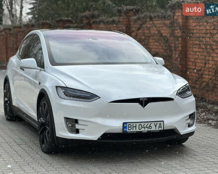 Белый Тесла Модель Х, объемом двигателя 0 л и пробегом 45 тыс. км за 26000 $, фото 3 на Automoto.ua