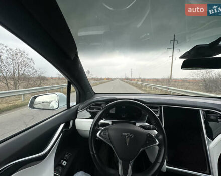 Белый Тесла Модель Х, объемом двигателя 0 л и пробегом 45 тыс. км за 26000 $, фото 55 на Automoto.ua