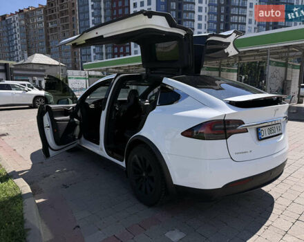 Белый Тесла Модель Х, объемом двигателя 0 л и пробегом 80 тыс. км за 23499 $, фото 5 на Automoto.ua
