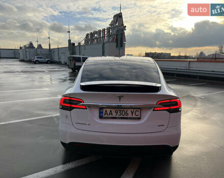 Белый Тесла Модель Х, объемом двигателя 0 л и пробегом 170 тыс. км за 19900 $, фото 7 на Automoto.ua