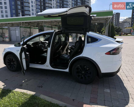 Белый Тесла Модель Х, объемом двигателя 0 л и пробегом 80 тыс. км за 23499 $, фото 4 на Automoto.ua