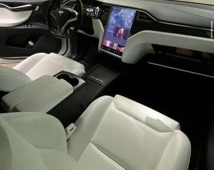 Белый Тесла Модель Х, объемом двигателя 0 л и пробегом 184 тыс. км за 26000 $, фото 26 на Automoto.ua