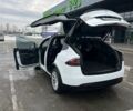 Белый Тесла Модель Х, объемом двигателя 0 л и пробегом 112 тыс. км за 19000 $, фото 3 на Automoto.ua