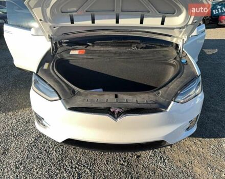 Белый Тесла Модель Х, объемом двигателя 0 л и пробегом 91 тыс. км за 6200 $, фото 6 на Automoto.ua