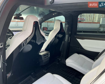 Белый Тесла Модель Х, объемом двигателя 0 л и пробегом 170 тыс. км за 19900 $, фото 48 на Automoto.ua