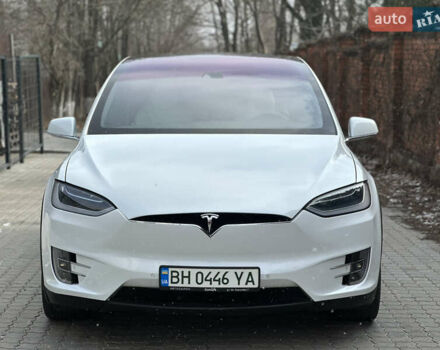 Белый Тесла Модель Х, объемом двигателя 0 л и пробегом 45 тыс. км за 26000 $, фото 2 на Automoto.ua