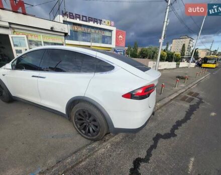 Белый Тесла Модель Х, объемом двигателя 0 л и пробегом 290 тыс. км за 29000 $, фото 4 на Automoto.ua