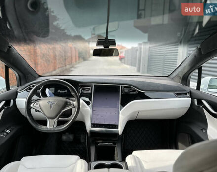 Белый Тесла Модель Х, объемом двигателя 0 л и пробегом 45 тыс. км за 26000 $, фото 29 на Automoto.ua