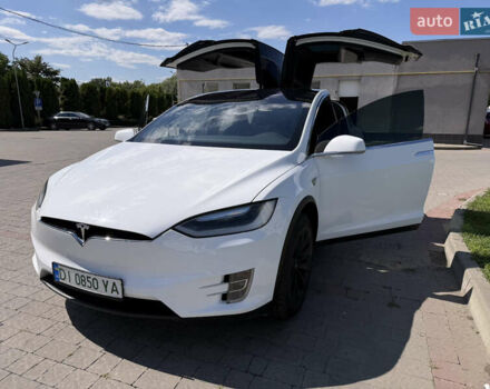 Белый Тесла Модель Х, объемом двигателя 0 л и пробегом 75 тыс. км за 24999 $, фото 16 на Automoto.ua