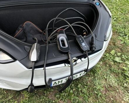 Белый Тесла Модель Х, объемом двигателя 0 л и пробегом 86 тыс. км за 21000 $, фото 6 на Automoto.ua