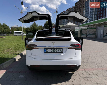 Белый Тесла Модель Х, объемом двигателя 0 л и пробегом 74 тыс. км за 26500 $, фото 7 на Automoto.ua