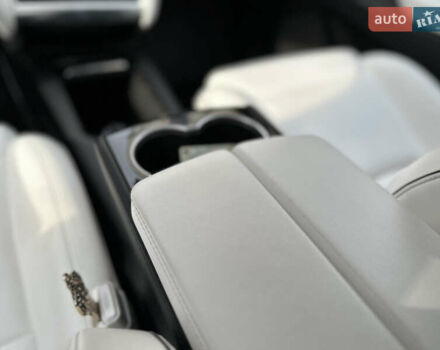 Белый Тесла Модель Х, объемом двигателя 0 л и пробегом 45 тыс. км за 26000 $, фото 35 на Automoto.ua