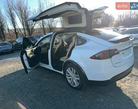 Белый Тесла Модель Х, объемом двигателя 0 л и пробегом 91 тыс. км за 6200 $, фото 2 на Automoto.ua