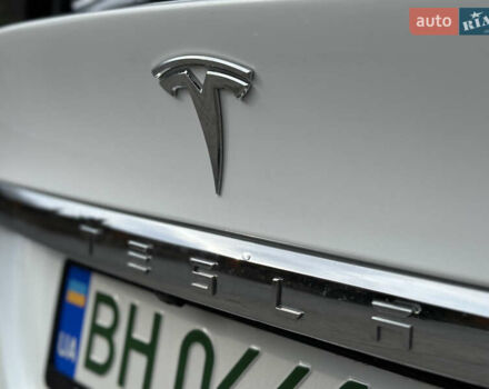 Белый Тесла Модель Х, объемом двигателя 0 л и пробегом 45 тыс. км за 26000 $, фото 53 на Automoto.ua