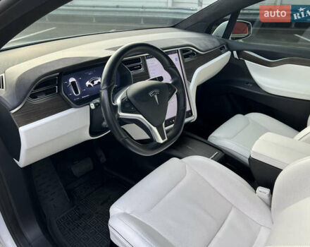 Белый Тесла Модель Х, объемом двигателя 0 л и пробегом 170 тыс. км за 19900 $, фото 22 на Automoto.ua