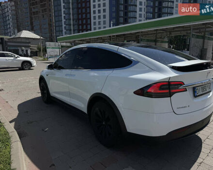 Белый Тесла Модель Х, объемом двигателя 0 л и пробегом 75 тыс. км за 24999 $, фото 9 на Automoto.ua