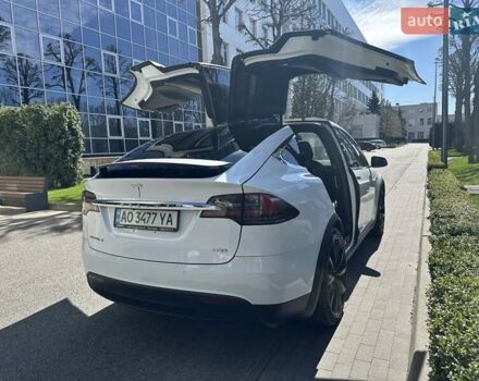 Белый Тесла Модель Х, объемом двигателя 0 л и пробегом 128 тыс. км за 48000 $, фото 4 на Automoto.ua