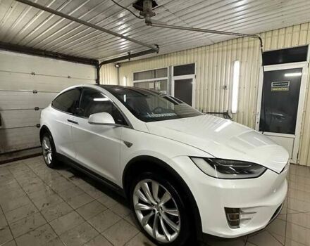 Белый Тесла Модель Х, объемом двигателя 0 л и пробегом 118 тыс. км за 21500 $, фото 3 на Automoto.ua