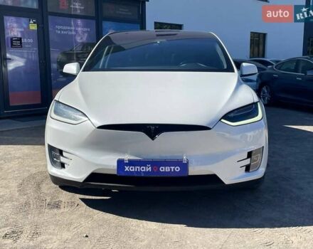 Белый Тесла Модель Х, объемом двигателя 0 л и пробегом 134 тыс. км за 24000 $, фото 1 на Automoto.ua