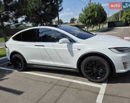 Білий Тесла Модель Х, об'ємом двигуна 0 л та пробігом 180 тис. км за 25000 $, фото 16 на Automoto.ua